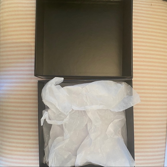 Chanel Box - Picture 3 of 3